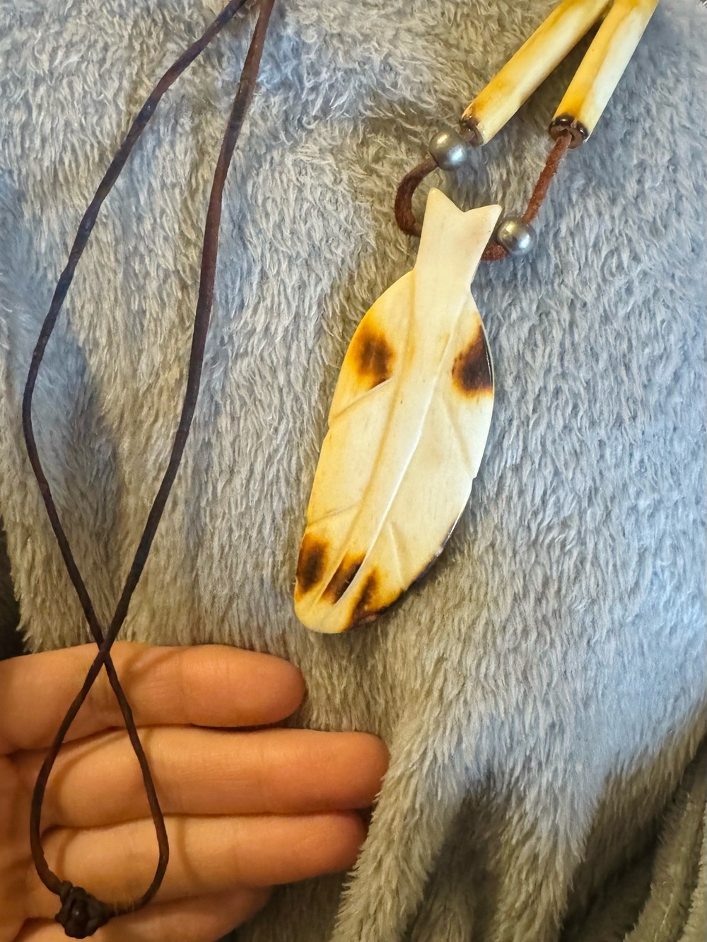 Vintage native Bone Leaf Pendant Necklace - Natural Brown